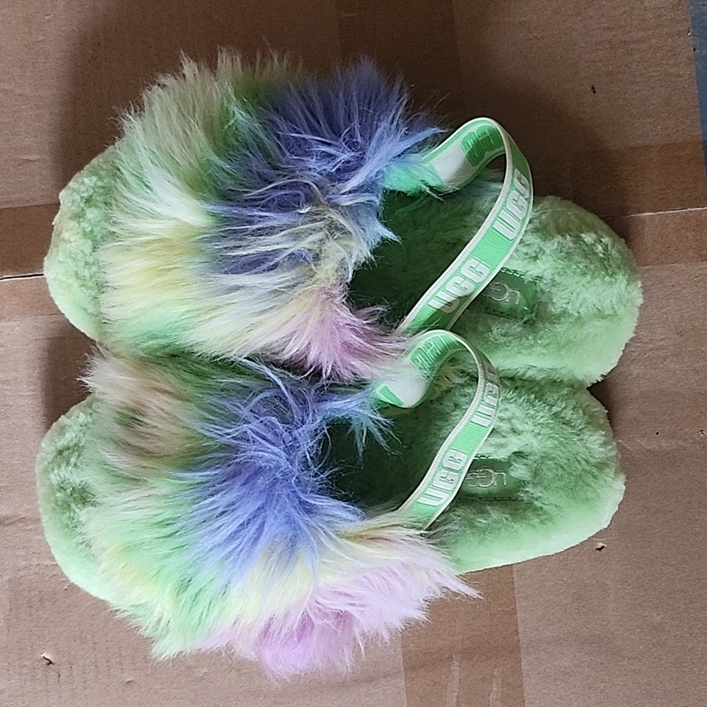 Uggs fluffy slides slipper sandals 6